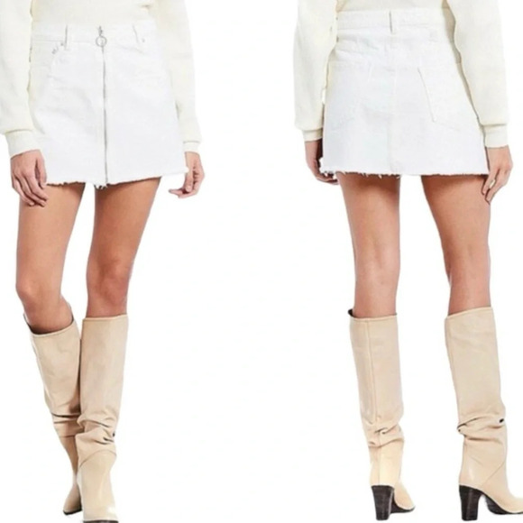 We the Free Zip It Up Vintage White Distressed Raw Hem Jean Mini Skirt Size 29 - Picture 1 of 13